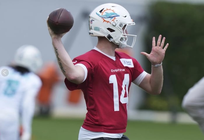 Dolphins trade QB Quinn Ewers to Jacksonville, per report