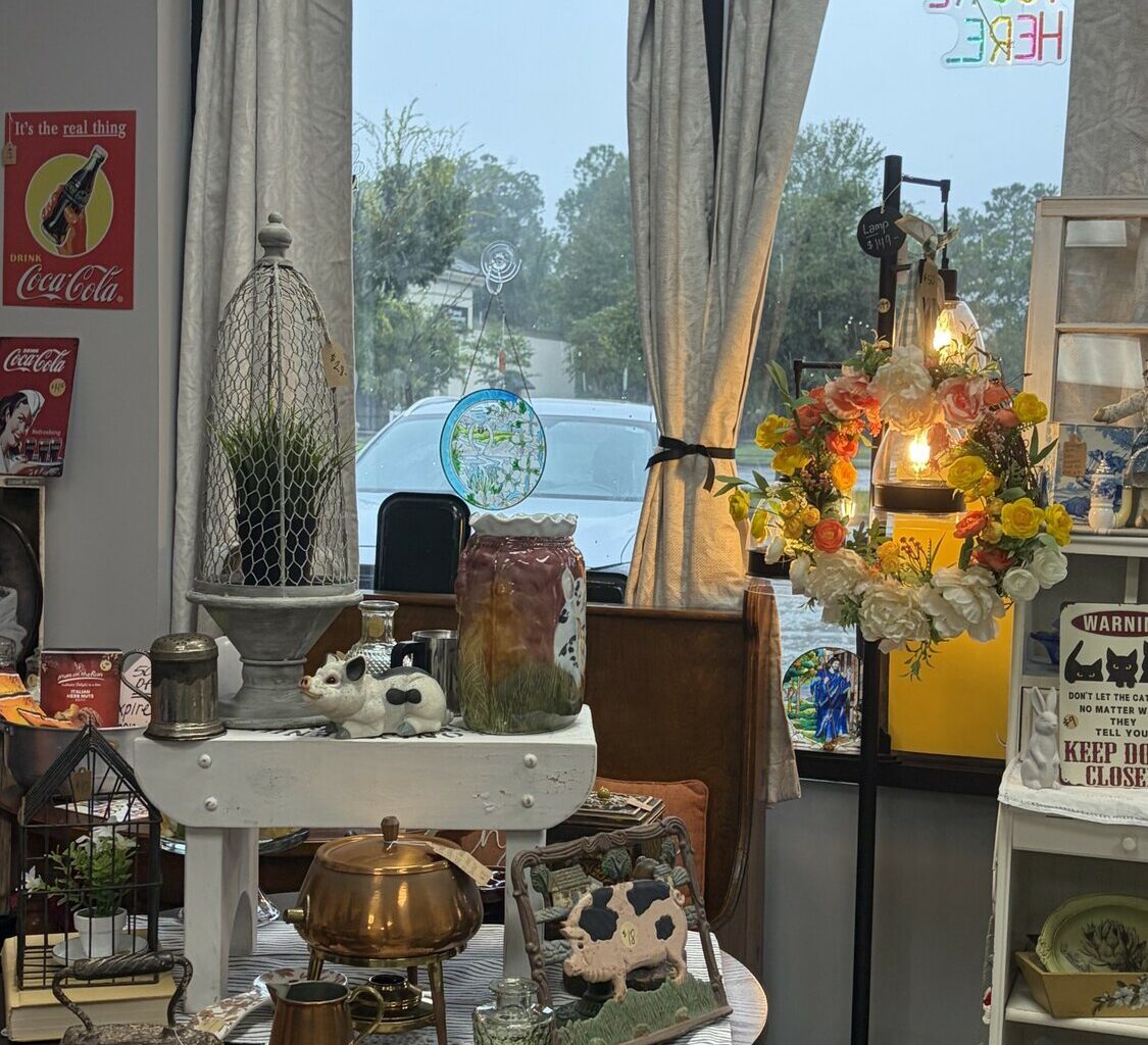There is a unique inventory available in the store, from sparkling jewelry and cozy home decorations to locally sourced honey.