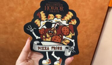 Pizza Fries, Twisted Tater & Cheese Stick Magnets at Halloween Horror Nights 35