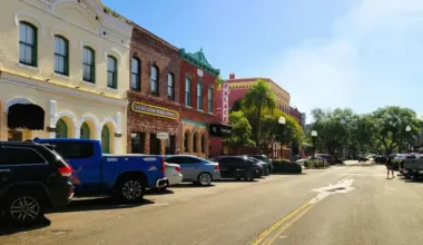 Paid Parking spaces along Centre Street