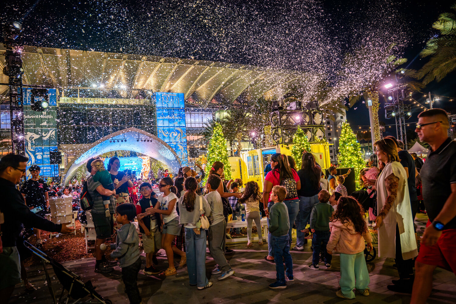 The free Frontyard Holiday Festival will transform Dr. Phillips Center&rsquo;s outdoor spaces into a holiday destination from November 27 through December 31. Visitors can enjoy nightly snowfall, firepits, movies, live performances, seasonal refreshments, interactive attractions, and the return of North America&rsquo;s only transportable carillon.