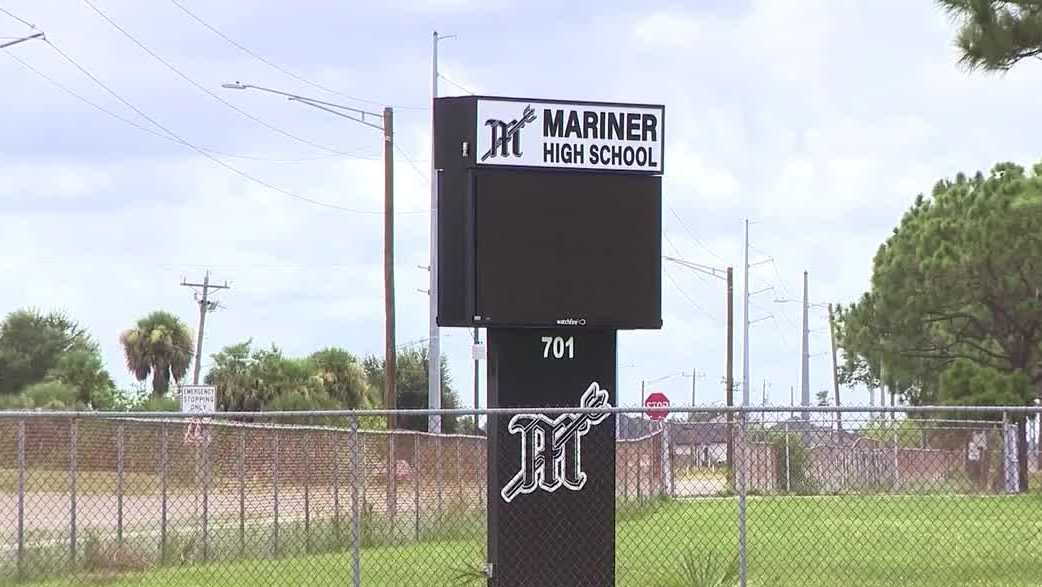 Mariner football coach suspended during gathering investigation