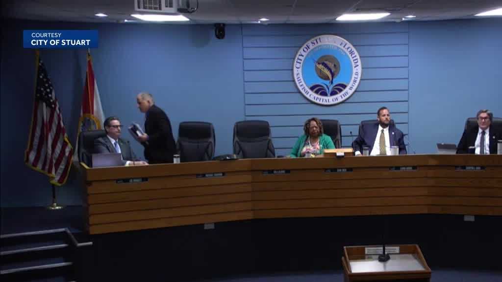Stuart fires city manager and votes to rehire predecessor