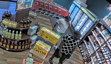 BSO detectives seek public’s help to ID 2 who swiped liquor from Oakland Park stores; 1 arrested - WSVN 7News | Miami News, Weather, Sports