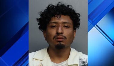 Man accused of leaving his 2 children on corner of Doral street after driving drunk, crashing into tree