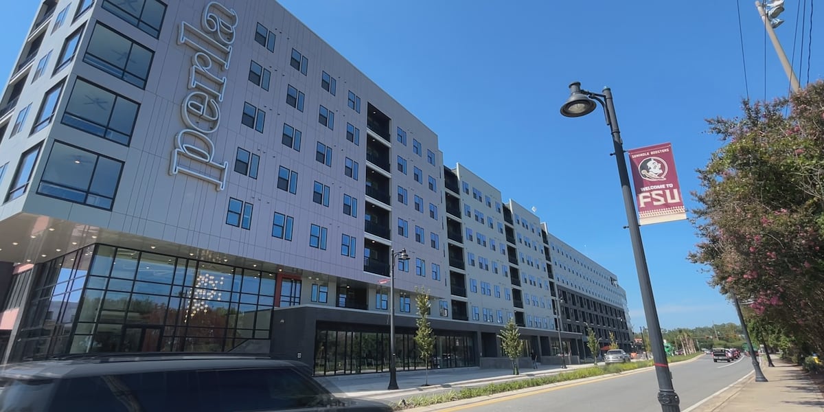 ‘Who’s going to move him?’: FSU students, parents frustrated with apartment move-in delay