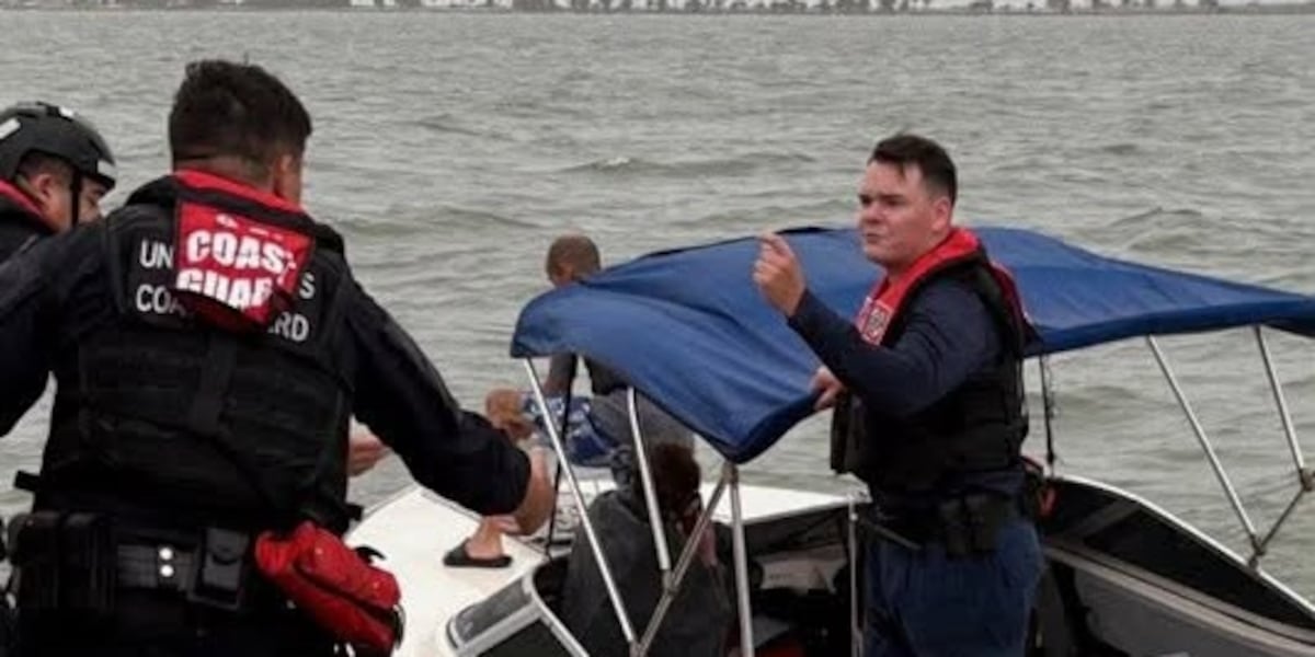 Boaters rescued after craft becomes disabled near Sunshine Skyway Bridge
