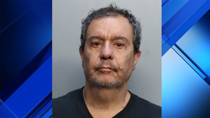 ‘Brazilian doctor’ accused of stealing from passengers’ luggage at Miami International Airport, deputies say