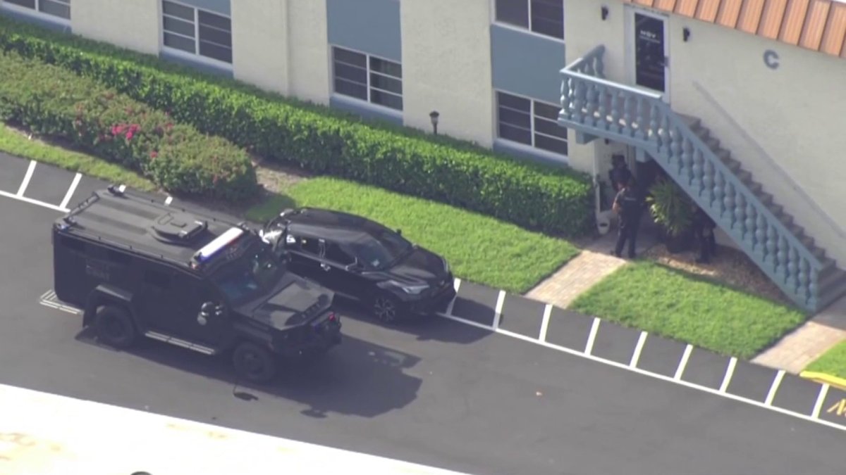 Large police response underway at Wilton Manors apartment complex – NBC 6 South Florida