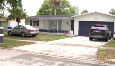 Lightning strike kills mother and daughter in South Florida