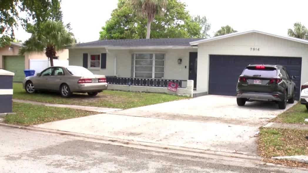 Lightning strike kills mother and daughter in South Florida