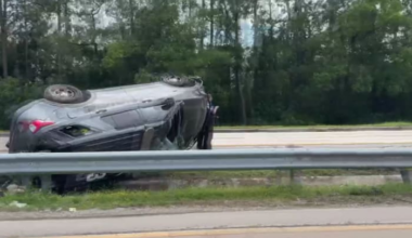 JSO patrol car overturns on Hart Expressway at University Blvd., all southbound lanes closed