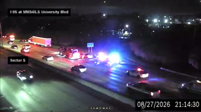 Traffic Alert: Multi-vehicle crash blocks one southbound lane on I-95 at University Blvd.