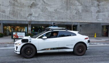 Waymo Robotaxis Could Expand to St. Petersburg as Tampa Launch Nears | NewsRadio WFLA