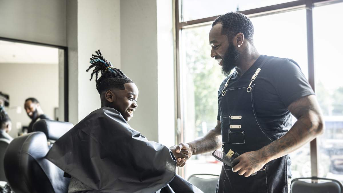 Free Haircuts Help St. Petersburg Students Prepare for School | NewsRadio WFLA