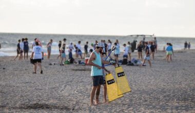 Volunteers make waves against litter | Martin County