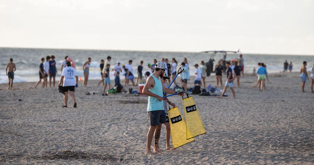 Volunteers make waves against litter | Martin County