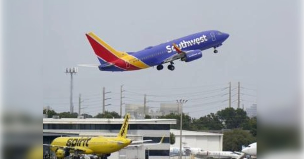 Fort Myers Southwest Airlines flight loses tire pressure landing in Chicago | Lee County