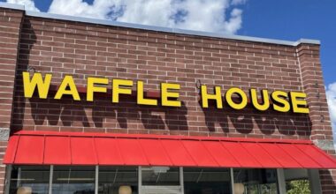 Teens arrested after robbing iPhone seller at Cape Coral Waffle House | Lee County
