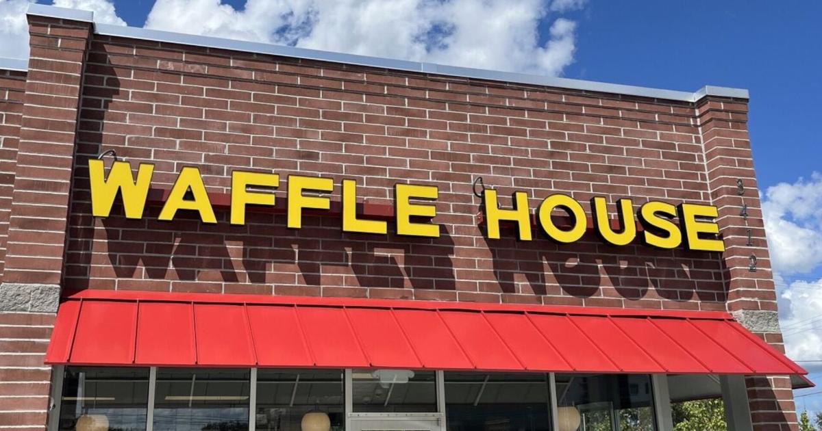 Teens arrested after robbing iPhone seller at Cape Coral Waffle House | Lee County