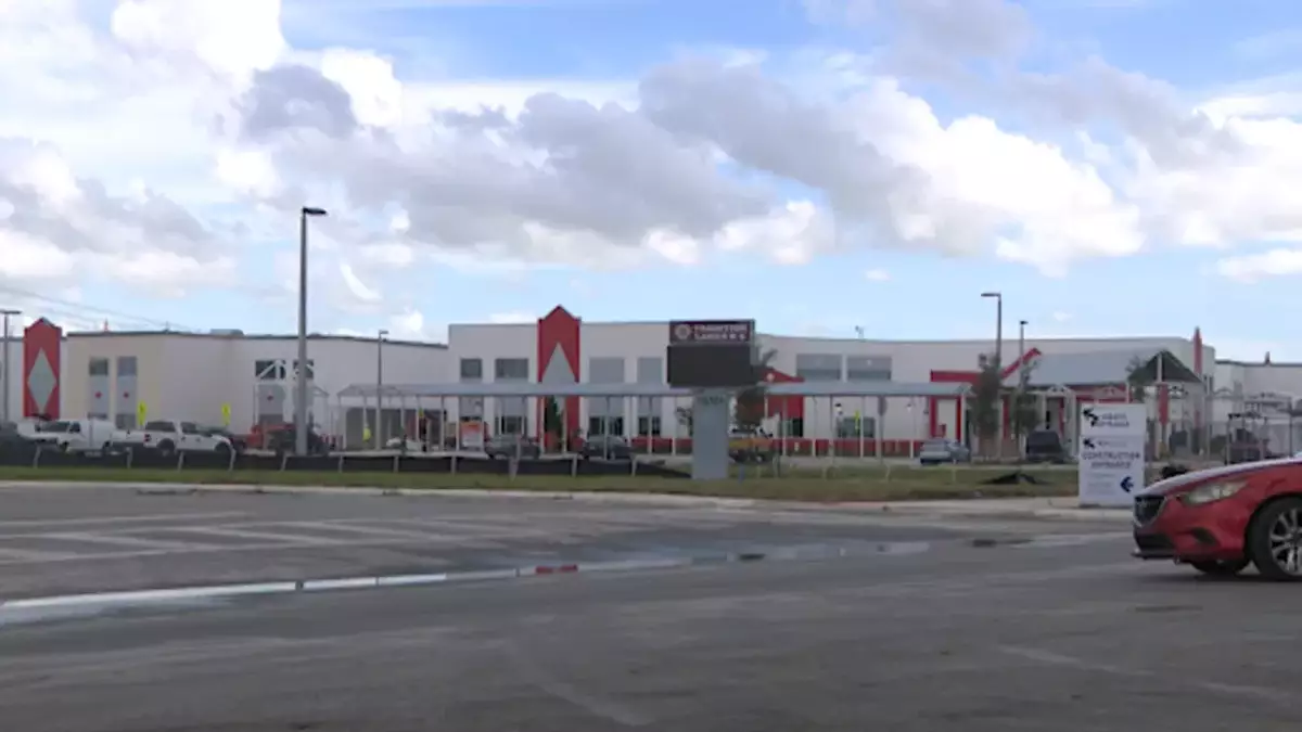 One Treasure Coast School Postpones Opening By One Week | NewsRadio WIOD