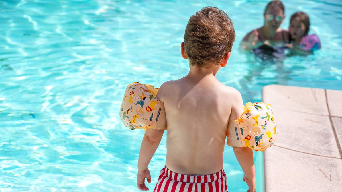 New Tool Helps Broward Sheriff's Deputies Assist Swimmers in Distress | NewsRadio WIOD
