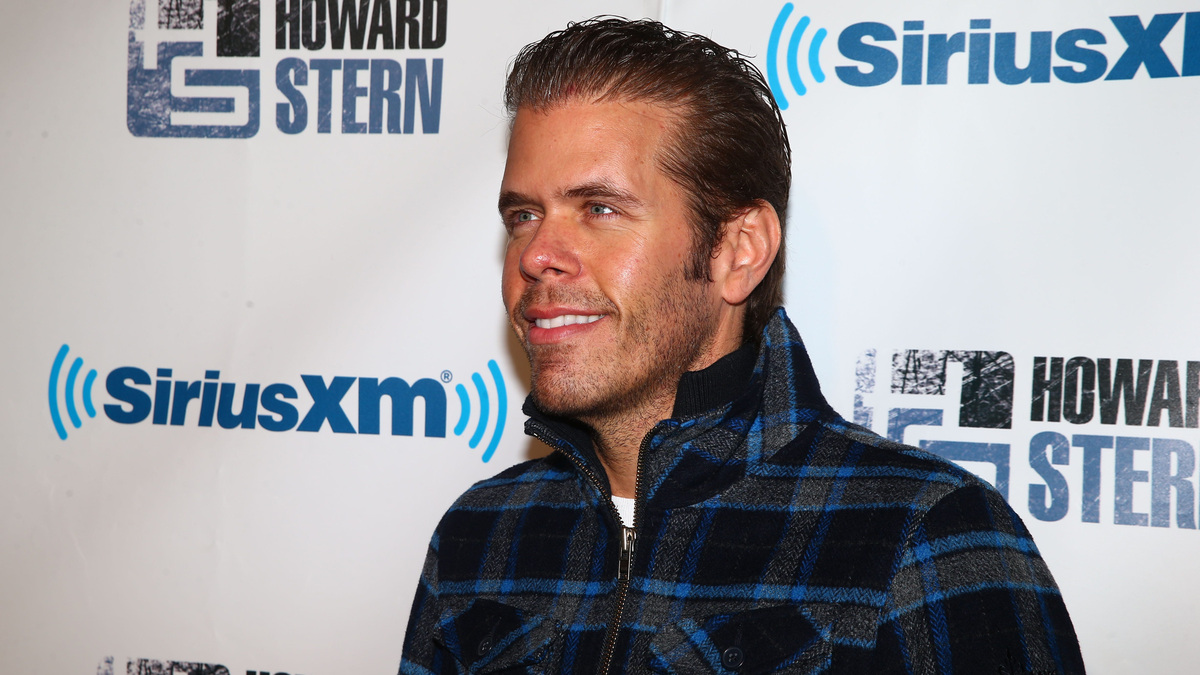 Celebrity gossip blogger Perez Hilton on the red carpet prior to attending the Howard Stern 60th Birthday Bash at the Hammerstein Ballroom. Celebrity gossip blogger Perez Hilton on the red carpet prior to attending the Howard Stern 60th Birthday Bash at the Hammerstein Ballroom.