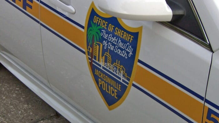 Woman dies after low-speed crash into fence at Westside apartment complex: JSO