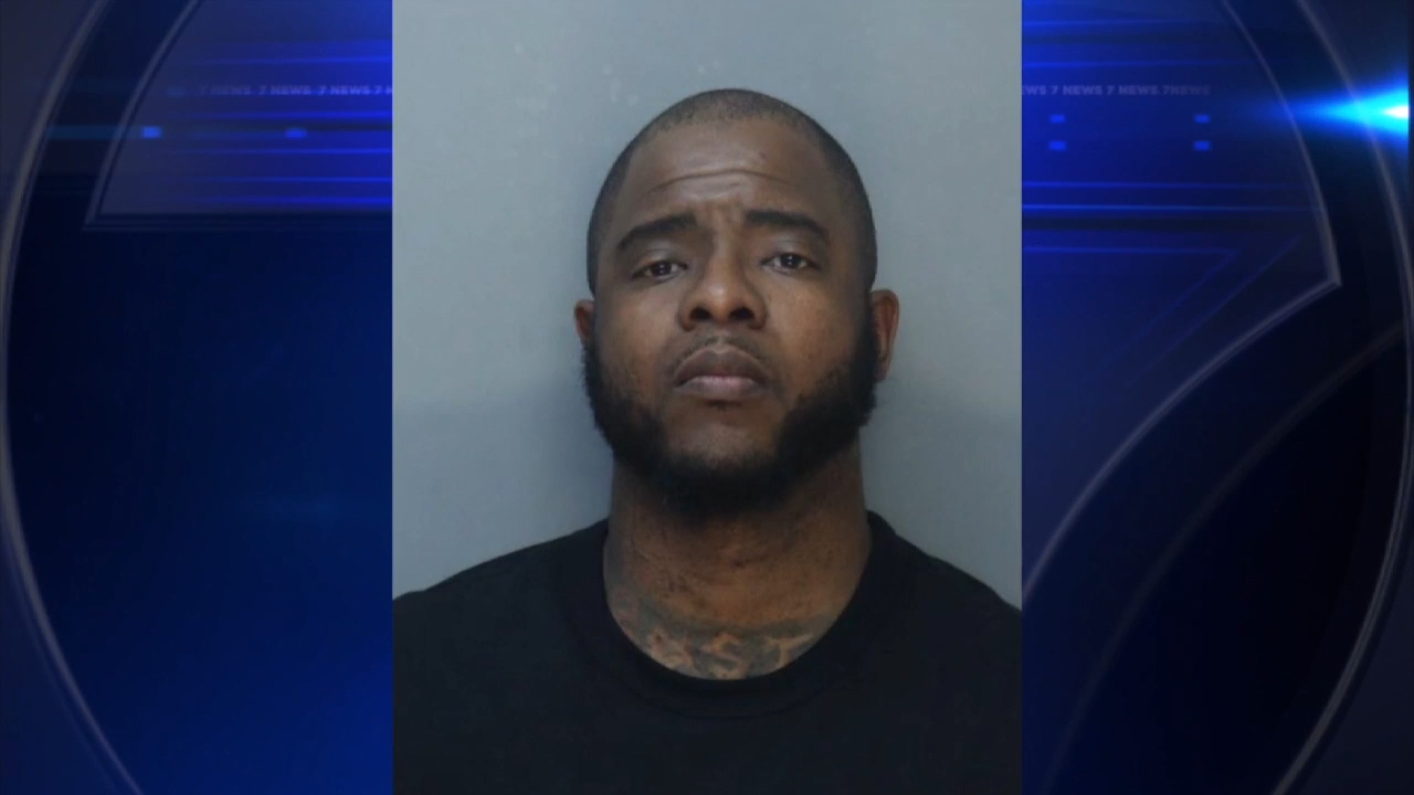 Miami Gardens police officer suspended, bonds out after facing domestic violence charges - WSVN 7News | Miami News, Weather, Sports