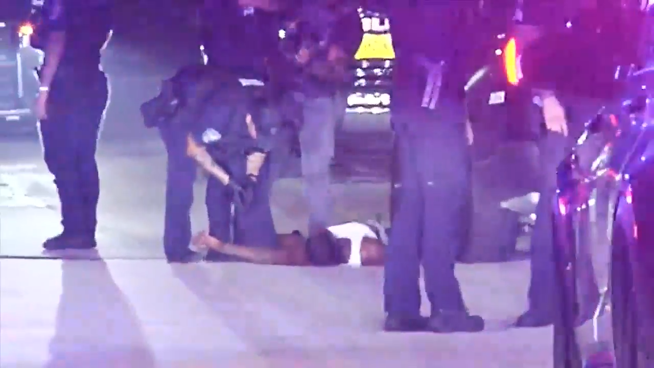 2 hospitalized in unknown condition after shooting on Hollywood street as detectives investigate - WSVN 7News | Miami News, Weather, Sports