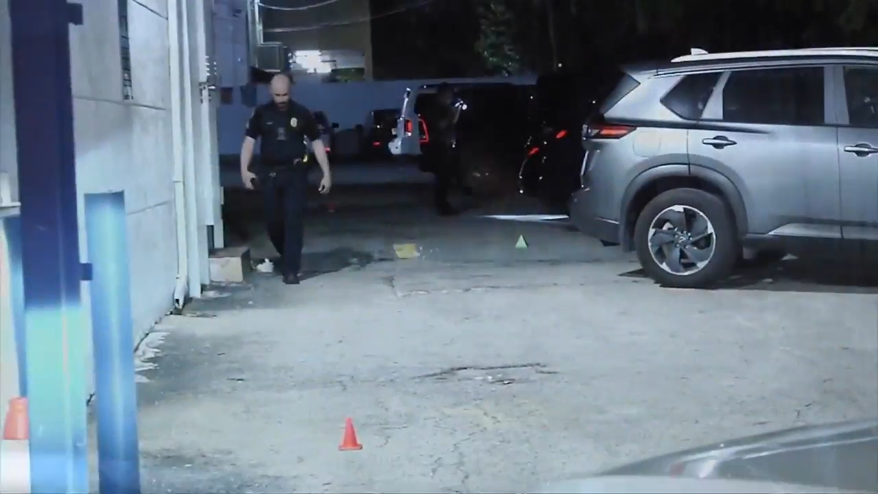 Man hospitalized after stabbing incident in Miami; investigation ongoing - WSVN 7News | Miami News, Weather, Sports