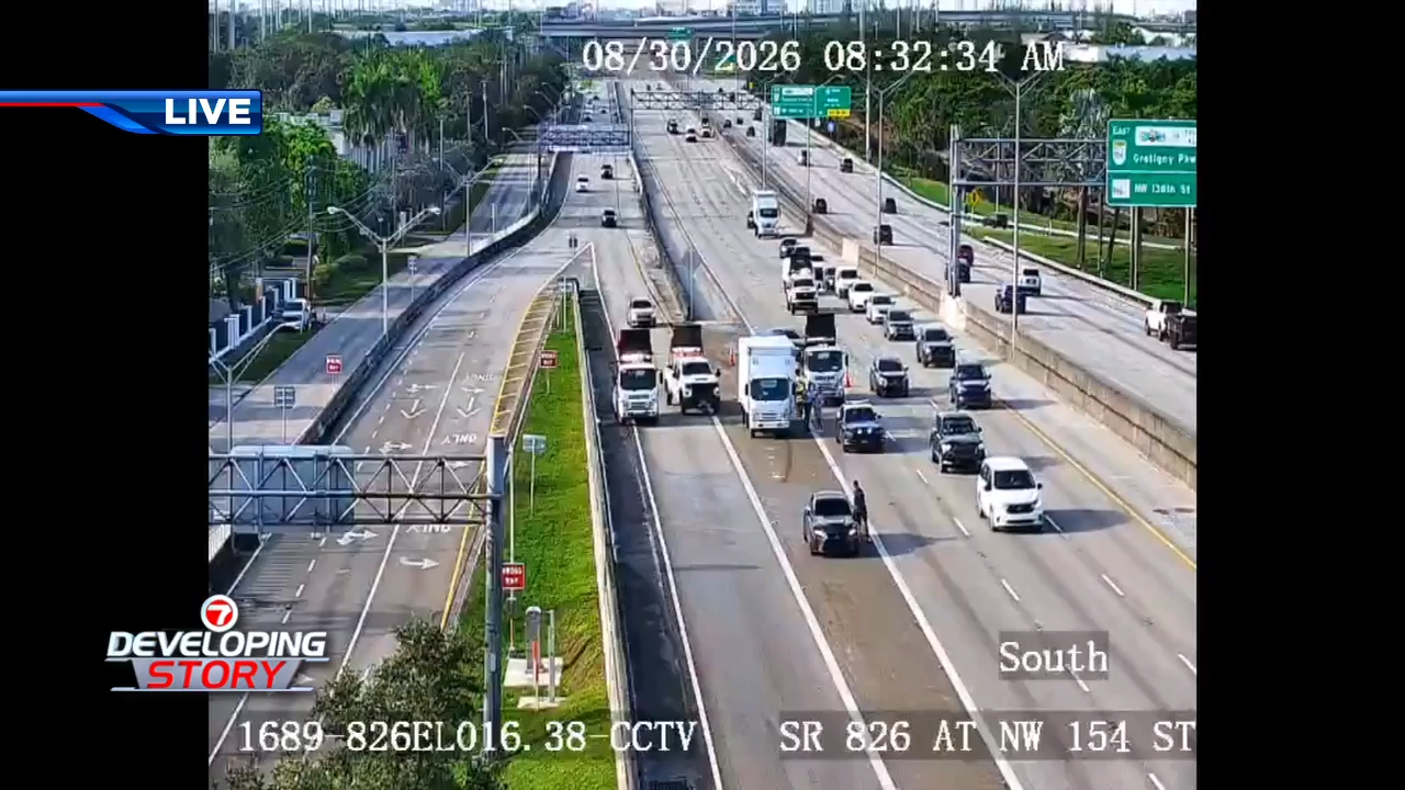 Crash briefly shuts down main lane of NW 154th St. and SR 826 in Miami Lakes - WSVN 7News | Miami News, Weather, Sports
