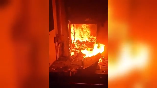 Lauderhill Fire Rescue crews respond to fire at vacant structure - WSVN 7News | Miami News, Weather, Sports