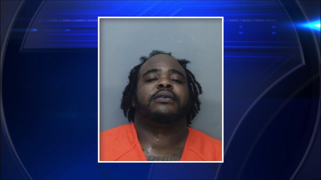Restaurant owner recounts events that led to a man arrested after refusing to leave Miami restaurant - WSVN 7News | Miami News, Weather, Sports