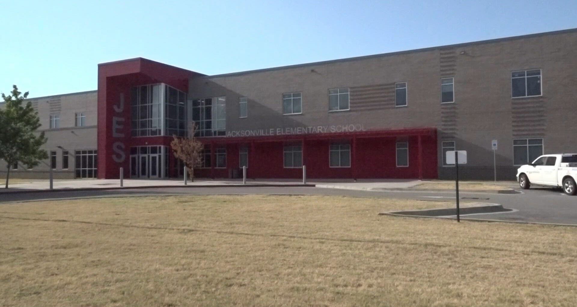 Jacksonville Elementary to remain closed for additional day amidst mold issue in building