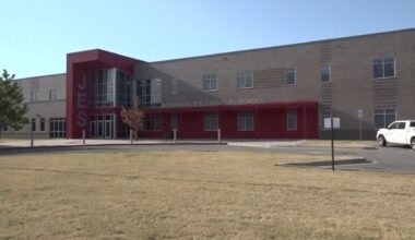 Jacksonville Elementary to remain closed for additional day amidst mold issue in building
