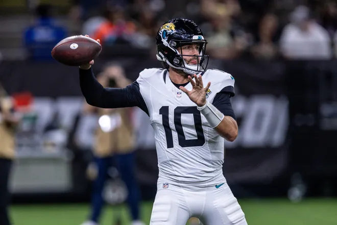 Aug 15, 2026; New Orleans, Louisiana, USA; Jacksonville Jaguars quarterback Carter Bradley (10) passes against New Orleans Saints during the first half at Caesars Superdome. Mandatory Credit: Stephen Lew-Imagn Images