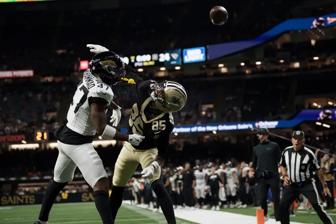 Aug 15, 2026; New Orleans, Louisiana, USA; New Orleans Saints wide receiver Damien Alford (85) misses a catch on the final play of the game against Jacksonville Jaguars defensive back Jabbar Muhammad (37) at Caesars Superdome. Mandatory Credit: Matthew Hinton-Imagn Images