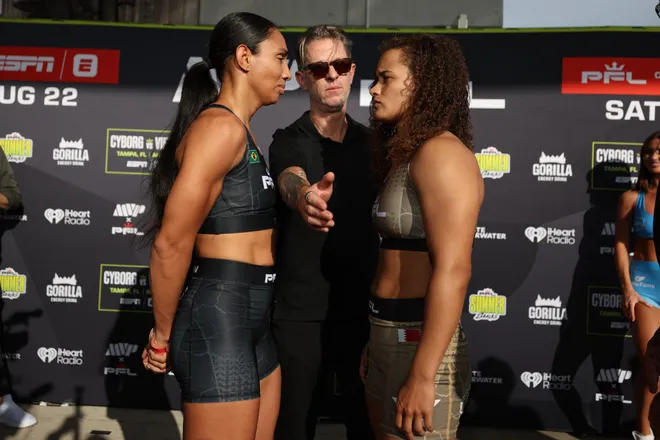Sabrinna de Sousa vs. Taila Santos - PFL Tampa ceremonial weigh-ins faceoff
