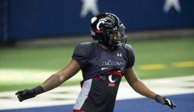 Miami Dolphins Sign Jaheim Thomas, Ethan Conner in Roster Moves