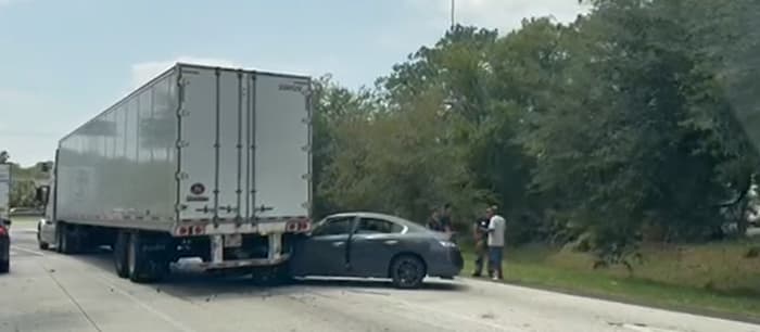 Crash involving semi-truck on I-95 South ramp to Dunn Ave.