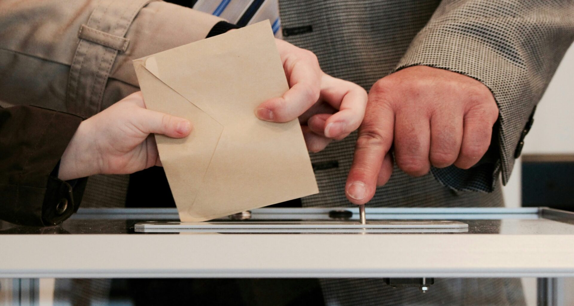 Gauging the mood of the electorate before Tuesday’s primaries