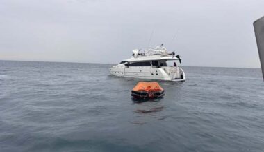 2 rescued after boat takes on water off Jacksonville coast