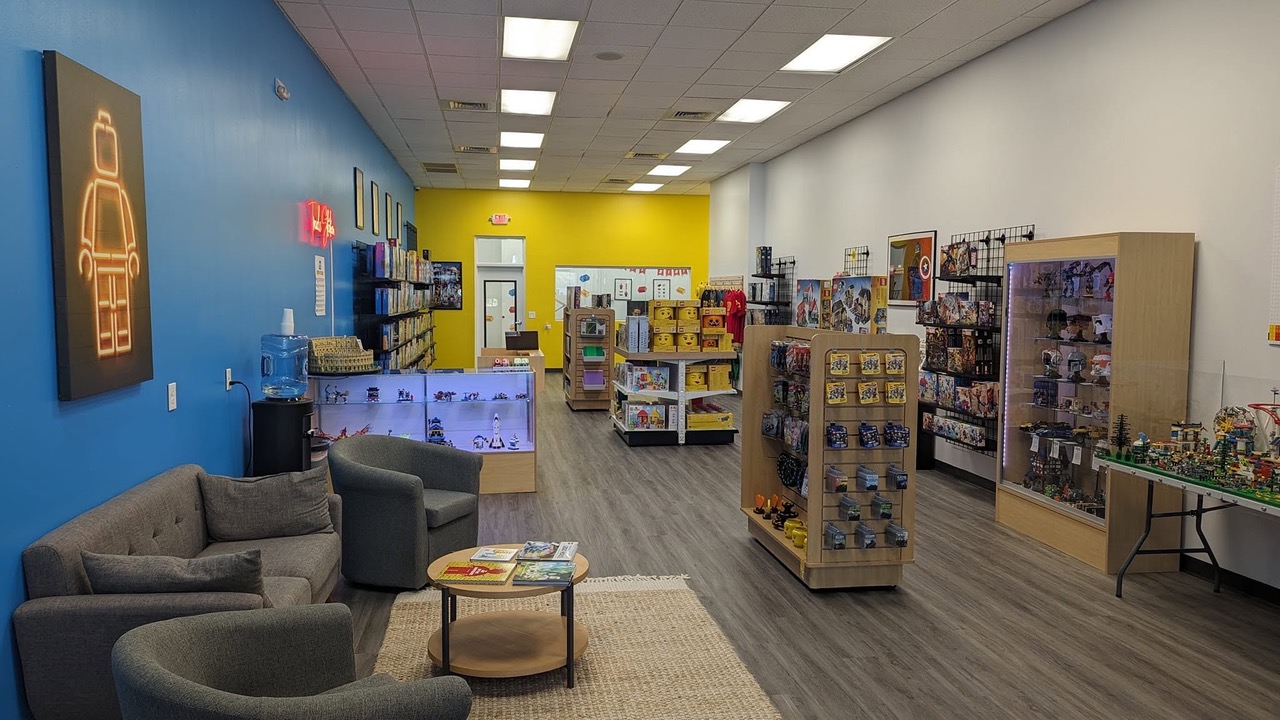 Bricks and Minifigs St. Petersburg location reopens for LEGO fans
