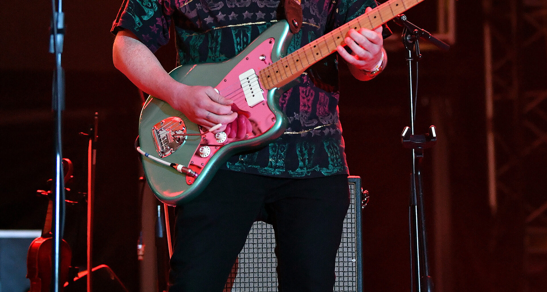 Modest Mouse sidelines guitarist 