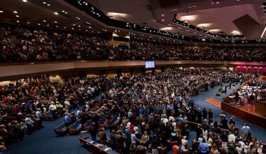 In Jacksonville, 10,000-seat worship space demolished