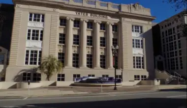 New Duval County Tax Collector branch opens in St. Johns Square shopping center