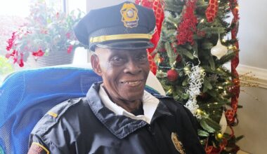 Community remembers long-time police officer in Jacksonville following his death