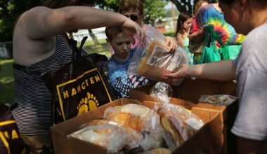 Groceries on the Go: Mobile Market Brings Fresh Food to Tampa Bay Food Deserts