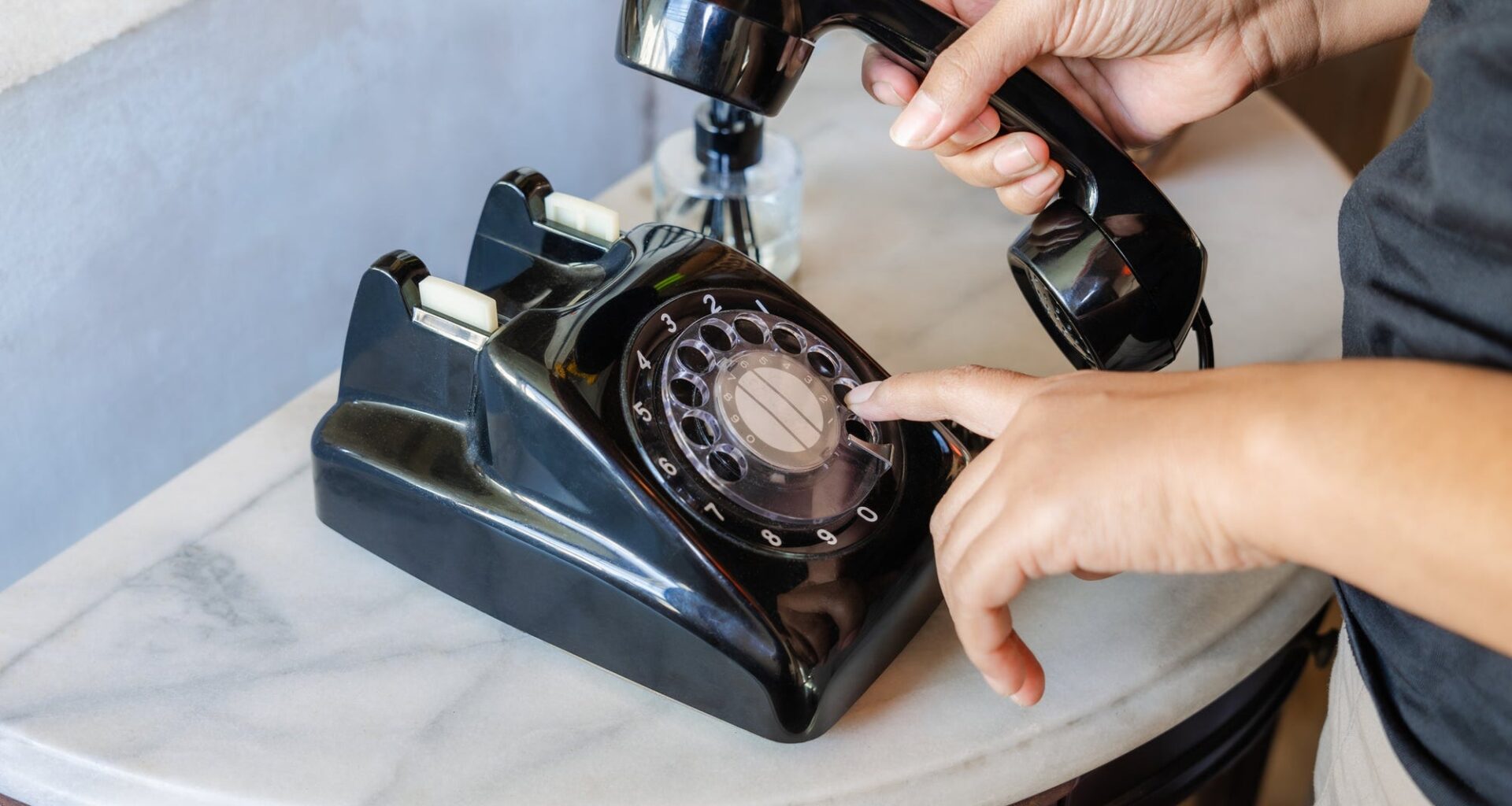 St. Petersburg Artist Places Rotary Phone in Park To Collect Voice Messages